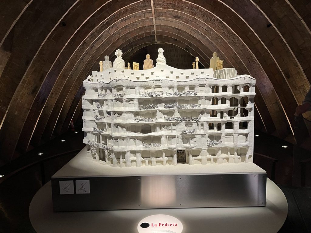 La Pedrera - Whale Attic with Model