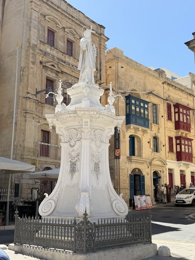 Statue of St Lawrence in Victory Square (Malta)