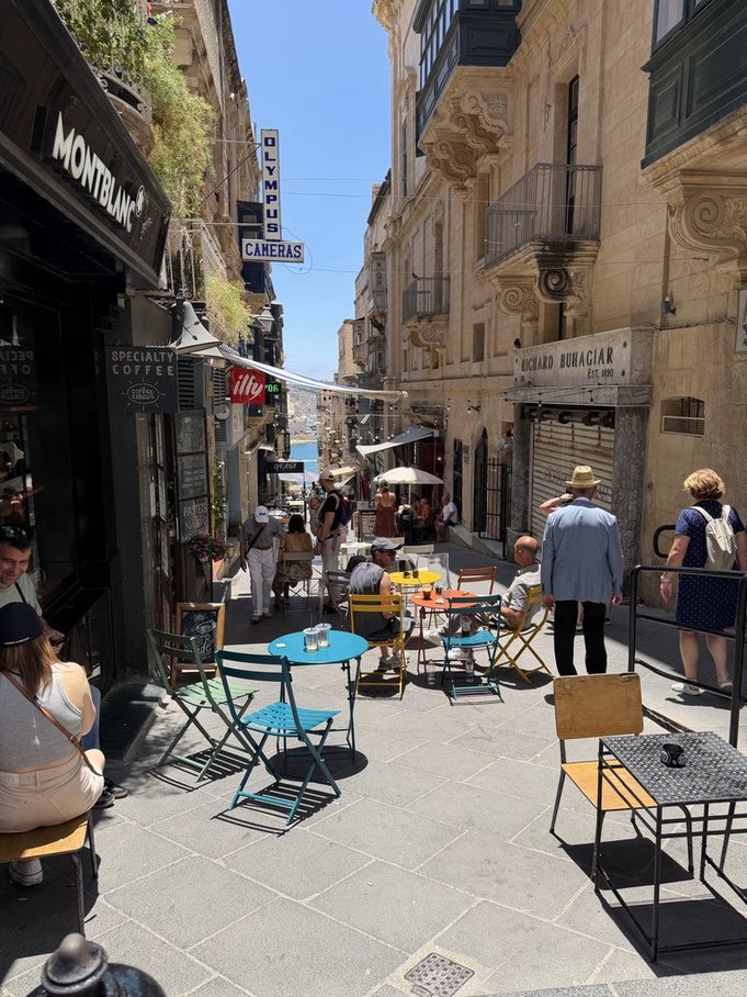 Triq il-Merkanti & Merchant St (Valletta, Malta)
