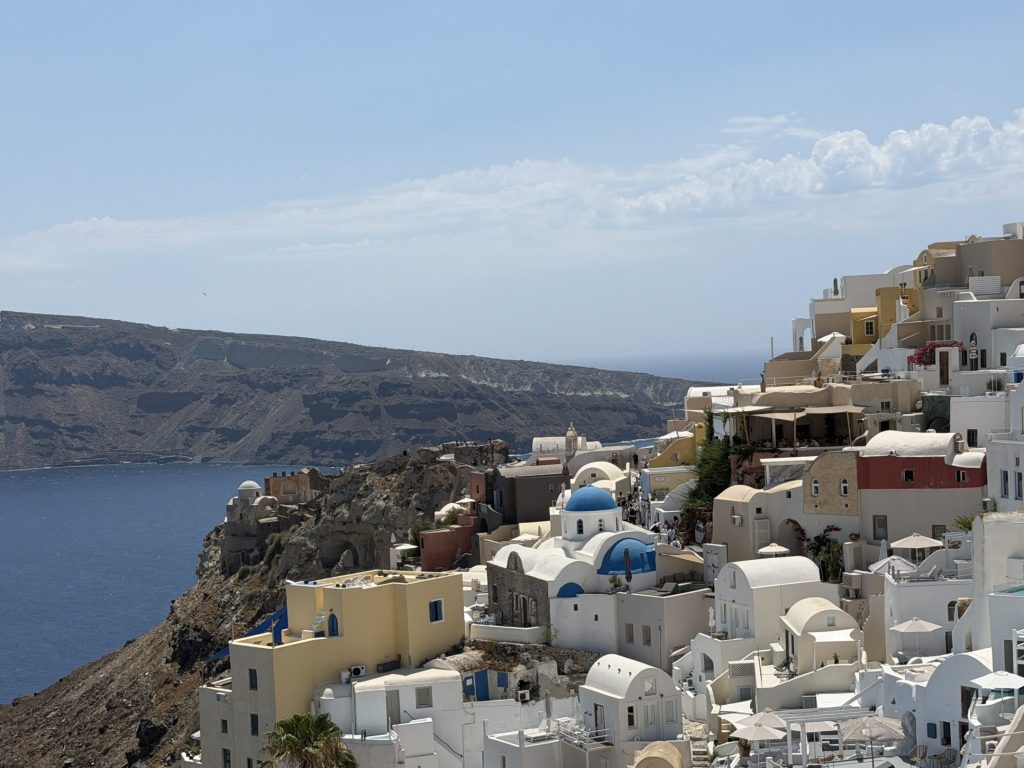Churches of Agios Spyridon and Anastasi, Oia