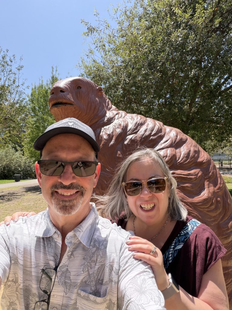 Selfie with the Giant Sloth Sculpture @ La Brea Tar Pits