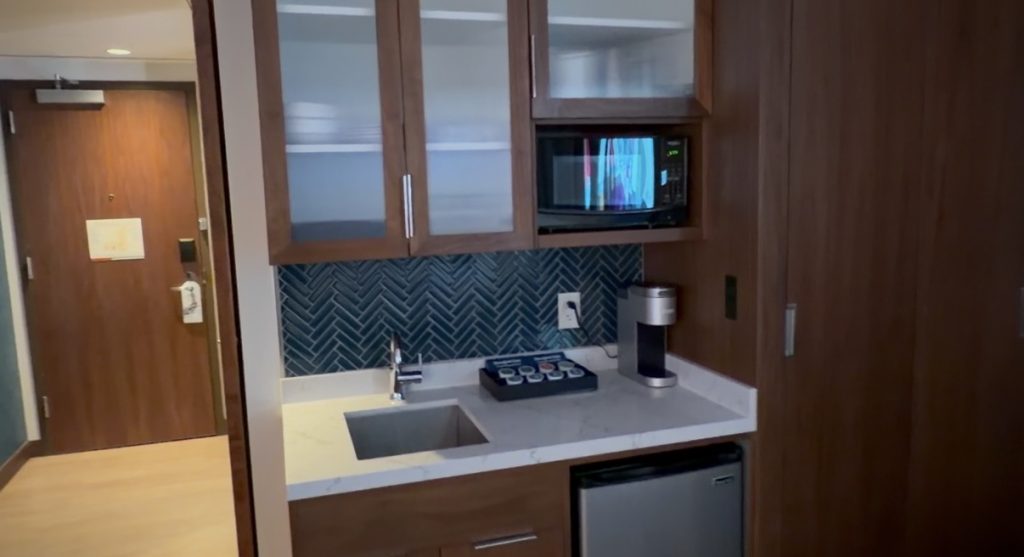 Disneyland Hotel - Deluxe Studio Villa - Kitchenette