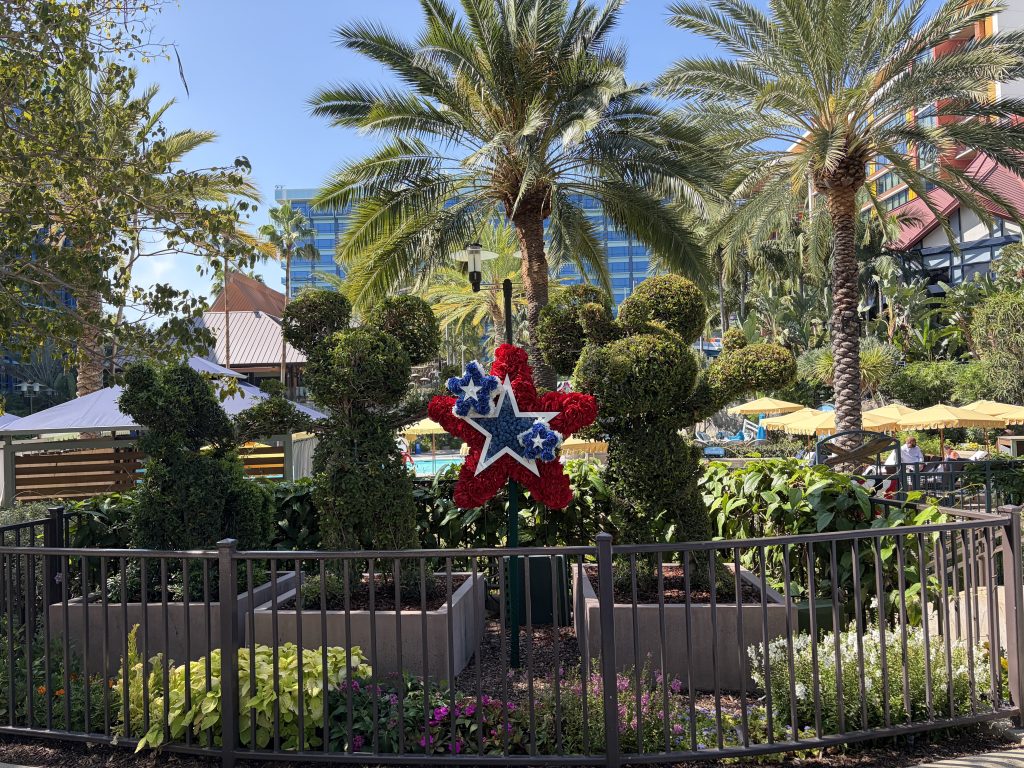 Mickey & Minnie Topiaries @ Disneyland Hotel Central Pool Courtyard